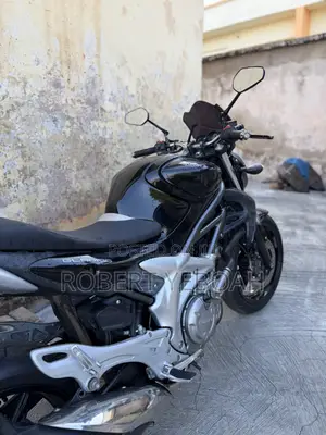 Suzuki SFV650 2015 Black
