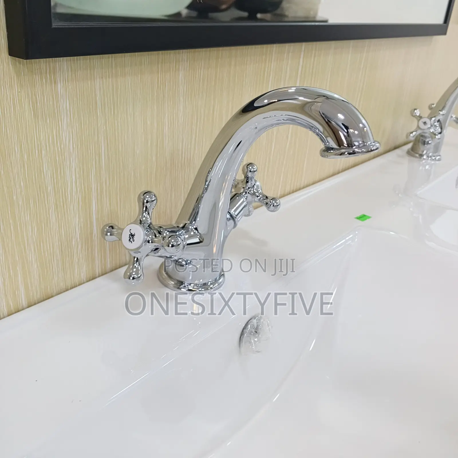 Roca Washbasin Faucet/Tap Hot Cold