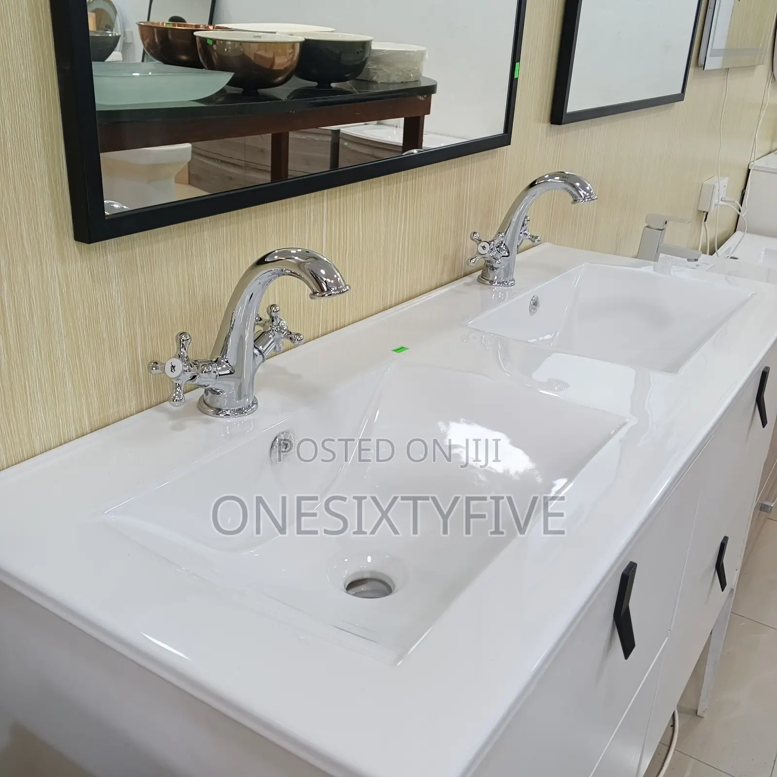 Roca Washbasin Faucet/Tap Hot Cold