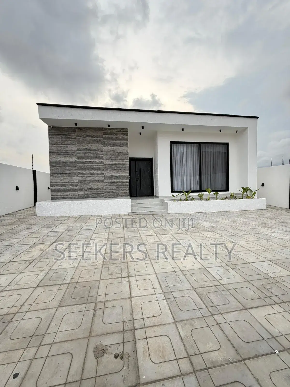 Furnished 3bdrm House in Seekers Realty, Baatsona Total for sale