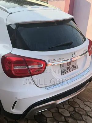 Mercedes-Benz GLA-Class 2017 White