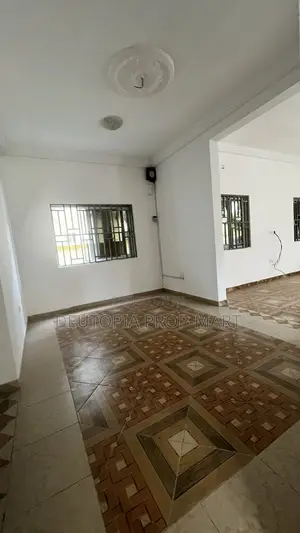 4bdrm Duplex in Paradise Court, Tema Metropolitan for rent