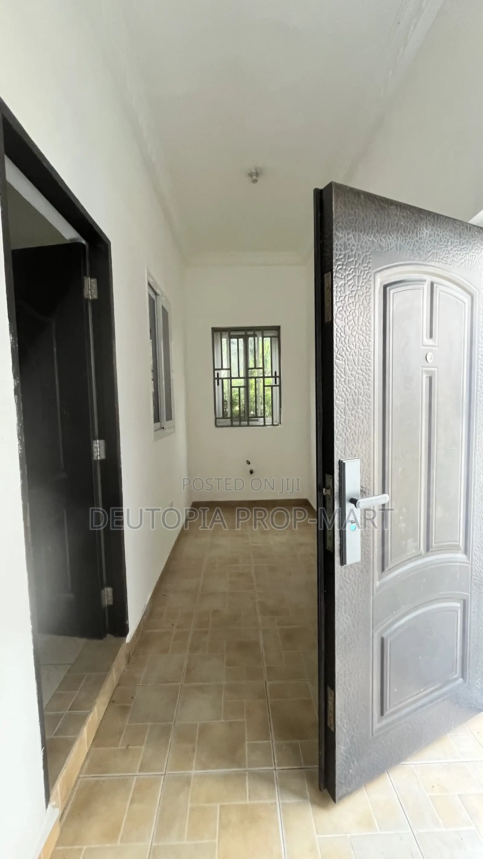 4bdrm Duplex in Paradise Court, Tema Metropolitan for rent