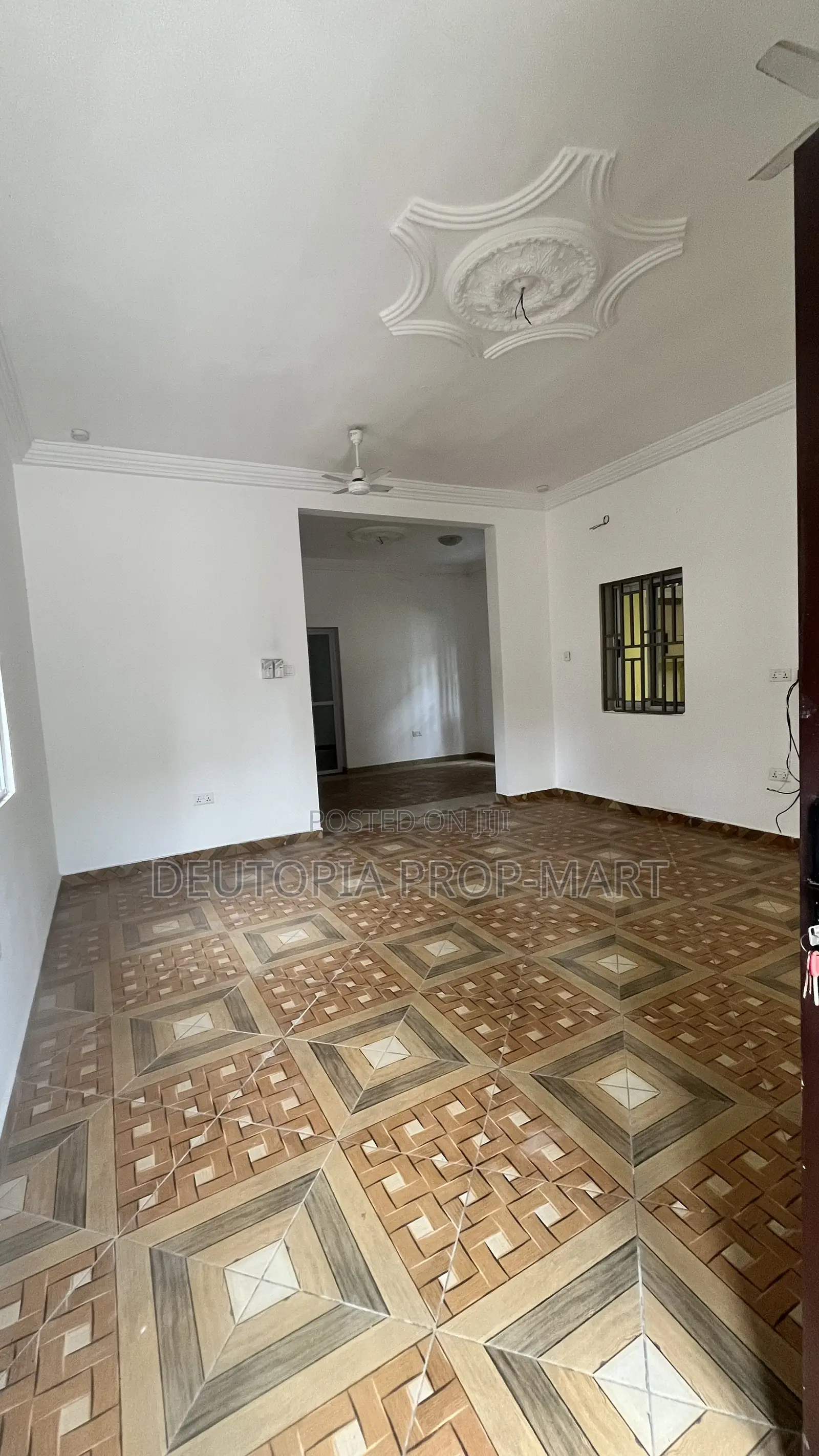 4bdrm Duplex in Paradise Court, Tema Metropolitan for rent