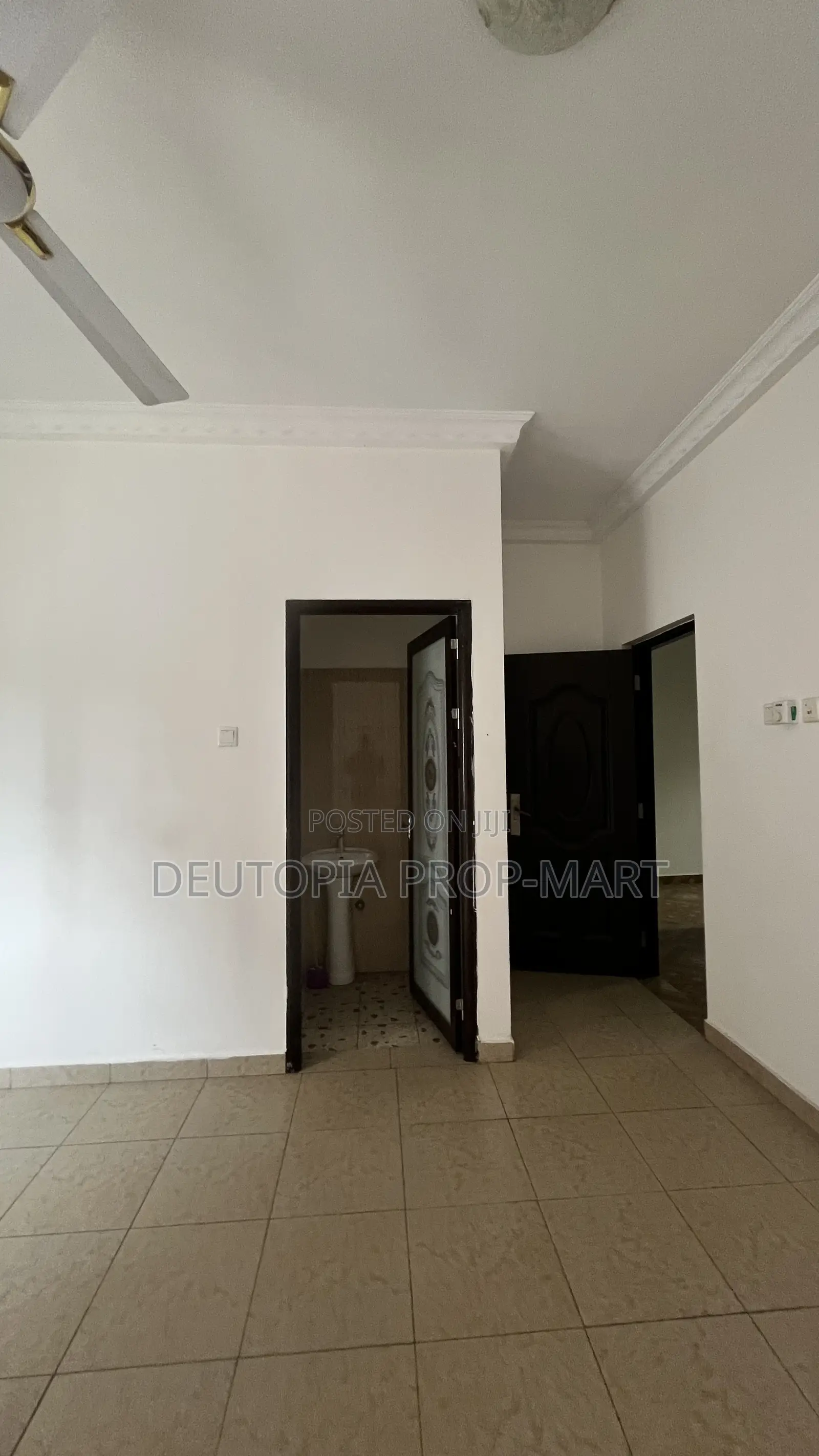 4bdrm Duplex in Paradise Court, Tema Metropolitan for rent