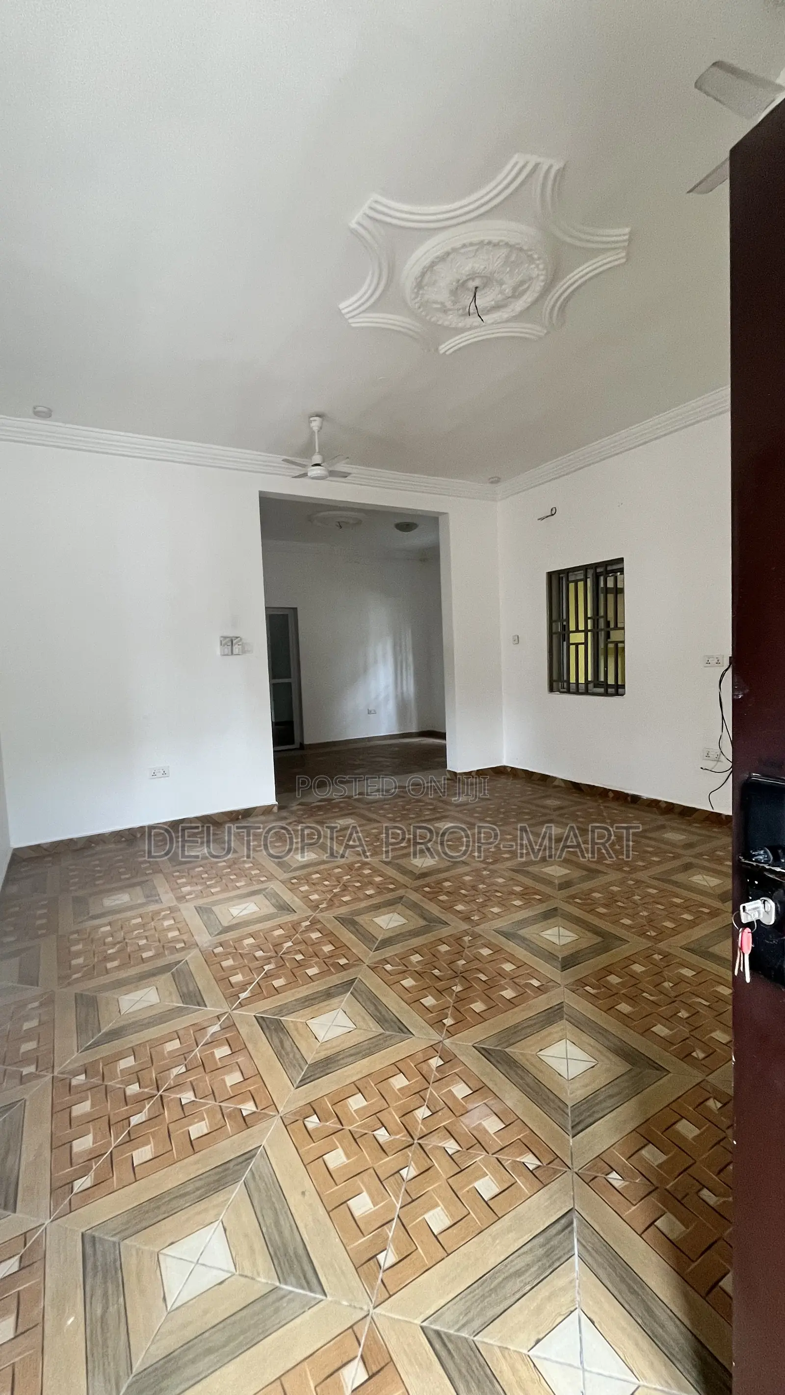 4bdrm Duplex in Paradise Court, Tema Metropolitan for rent
