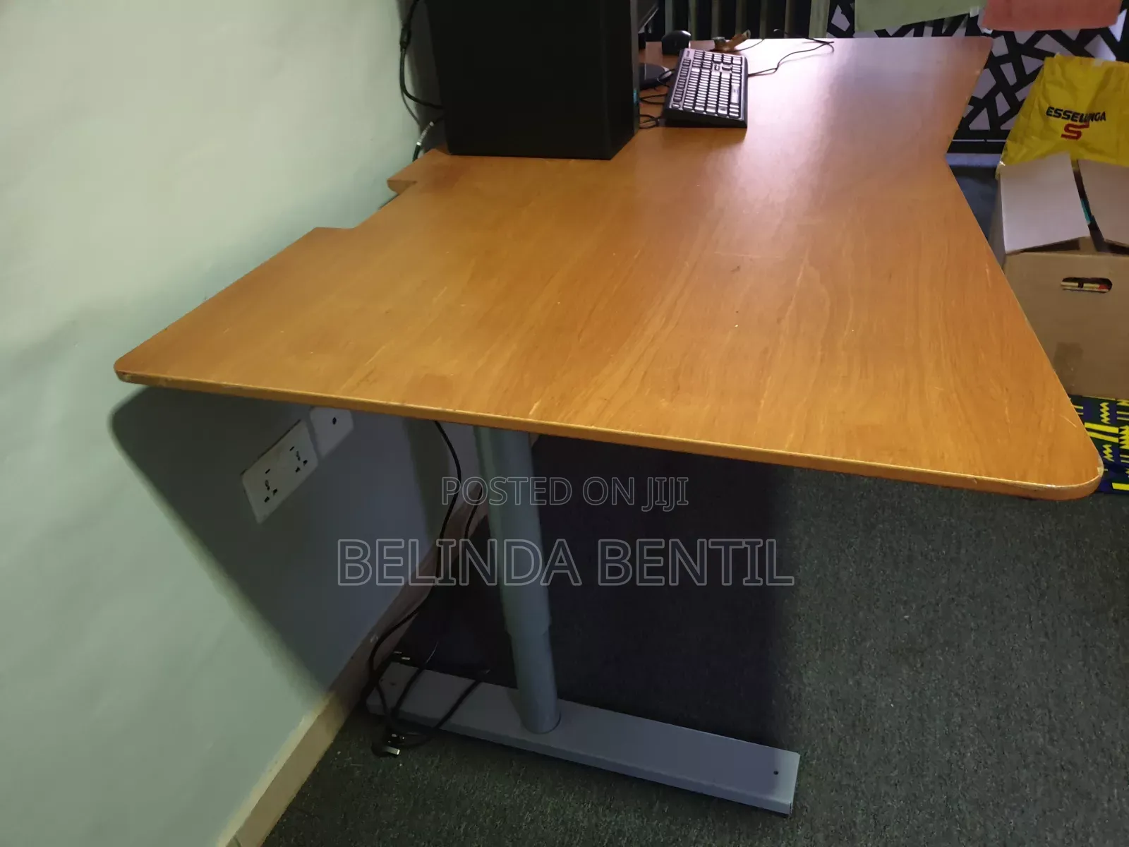 Large Office Desk for Sale: Only Pick Up