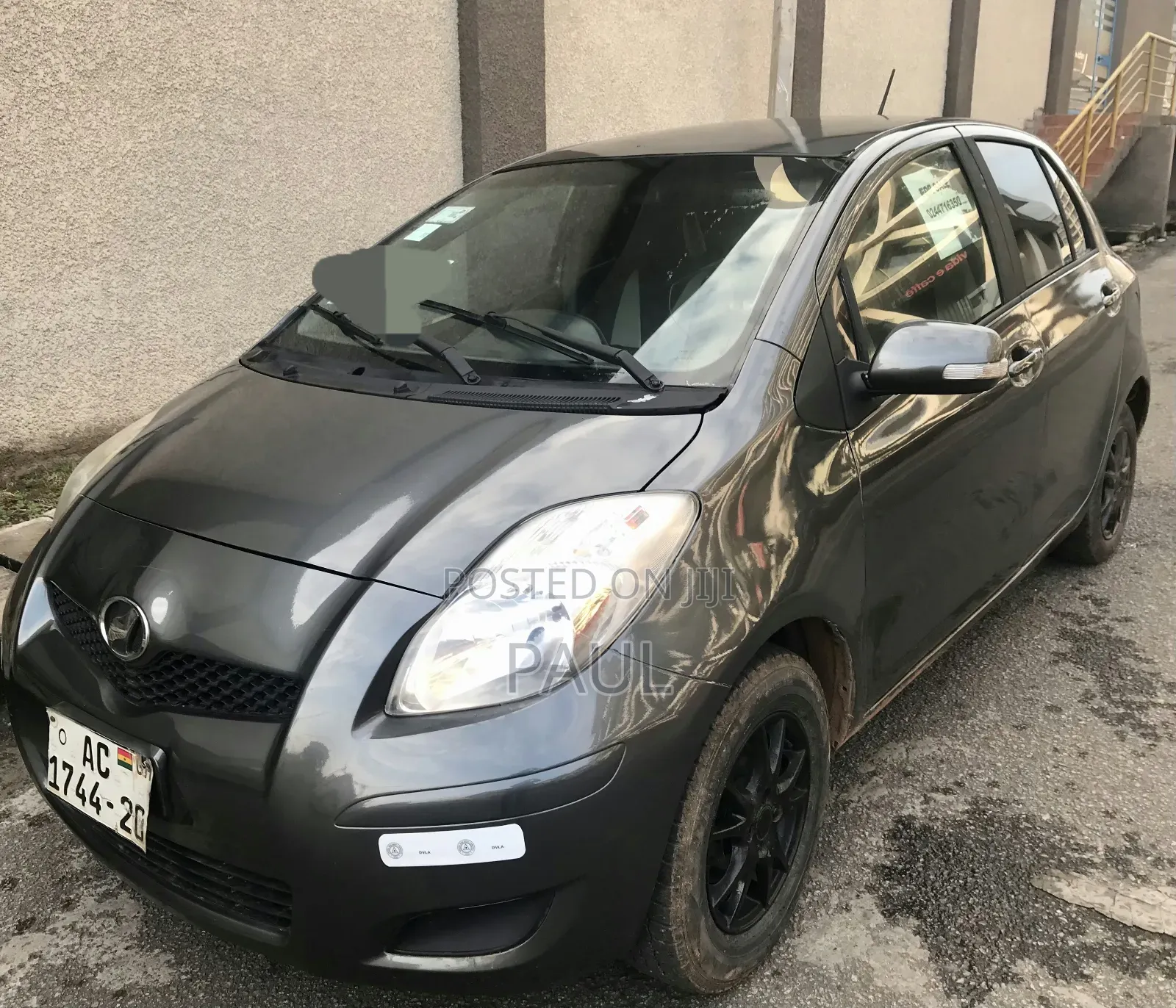 Toyota Vitz 1.3 FWD 5dr 2010 Gray