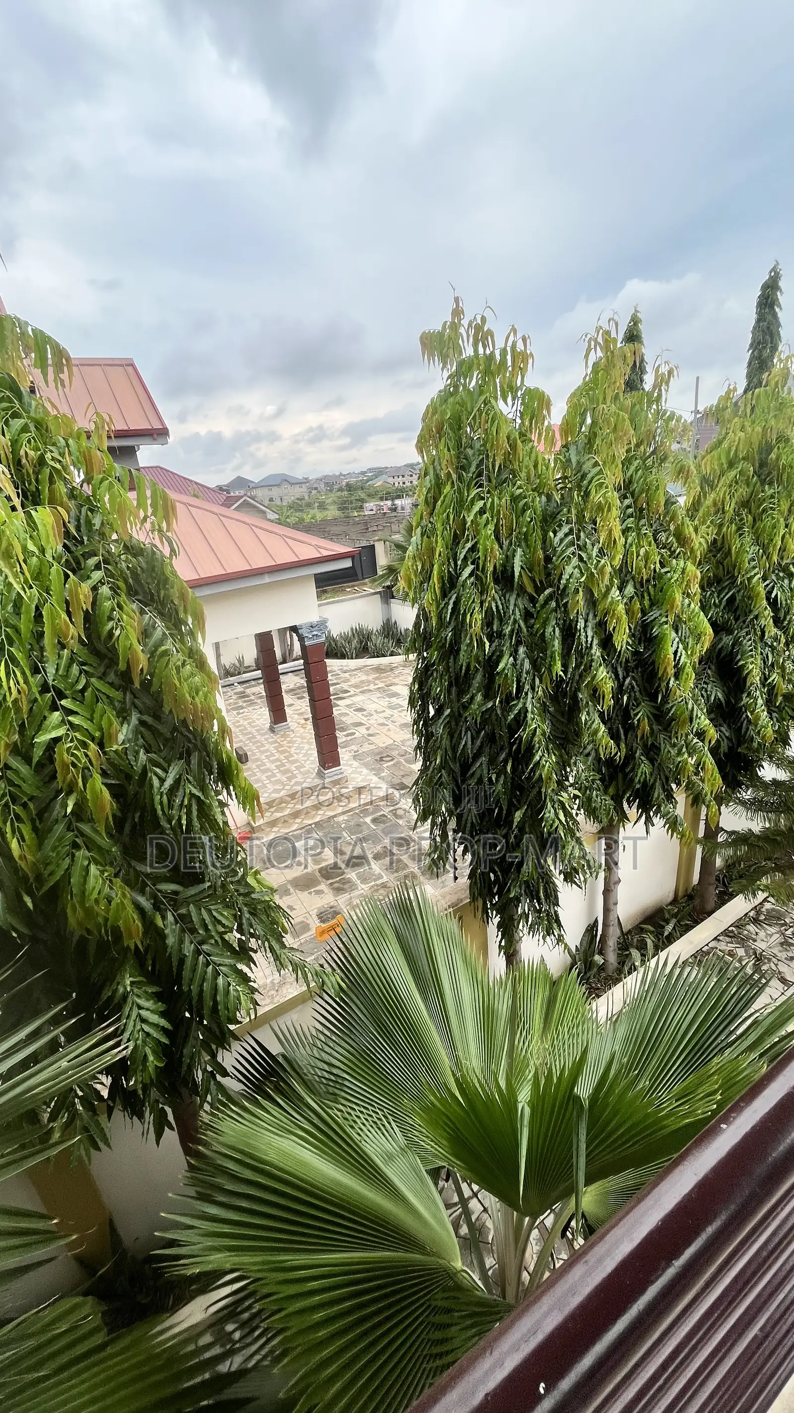 4bdrm Duplex in Paradise Court, Tema Metropolitan for rent