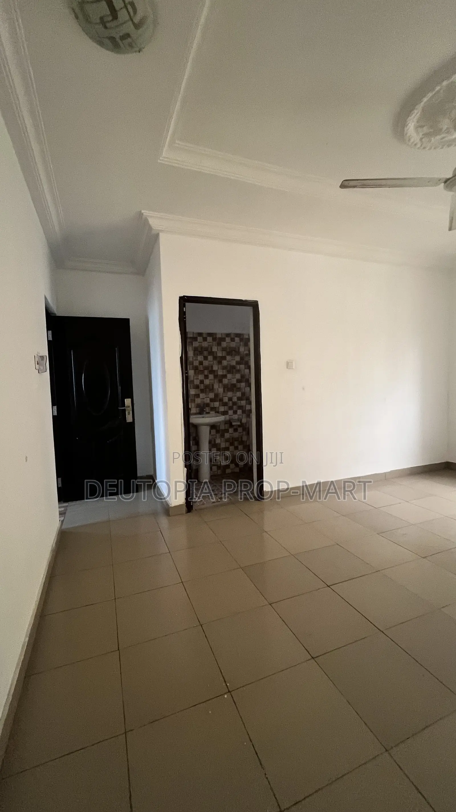 4bdrm Duplex in Paradise Court, Tema Metropolitan for rent