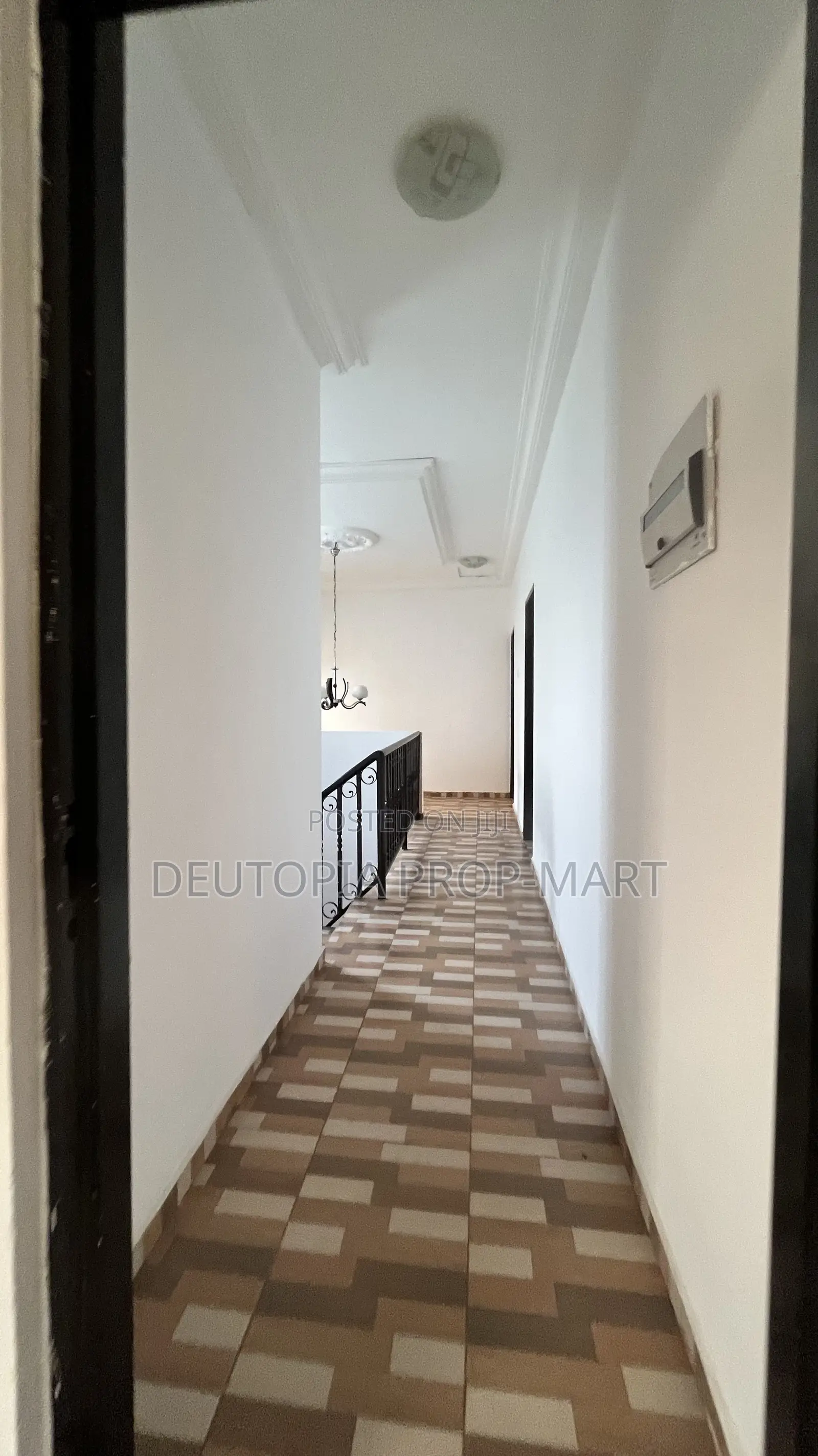 4bdrm Duplex in Paradise Court, Tema Metropolitan for rent
