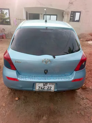 Toyota Vitz 2010 Blue