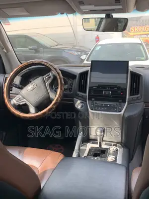 Toyota Land Cruiser 4.0 V6 GXR 2019 Black