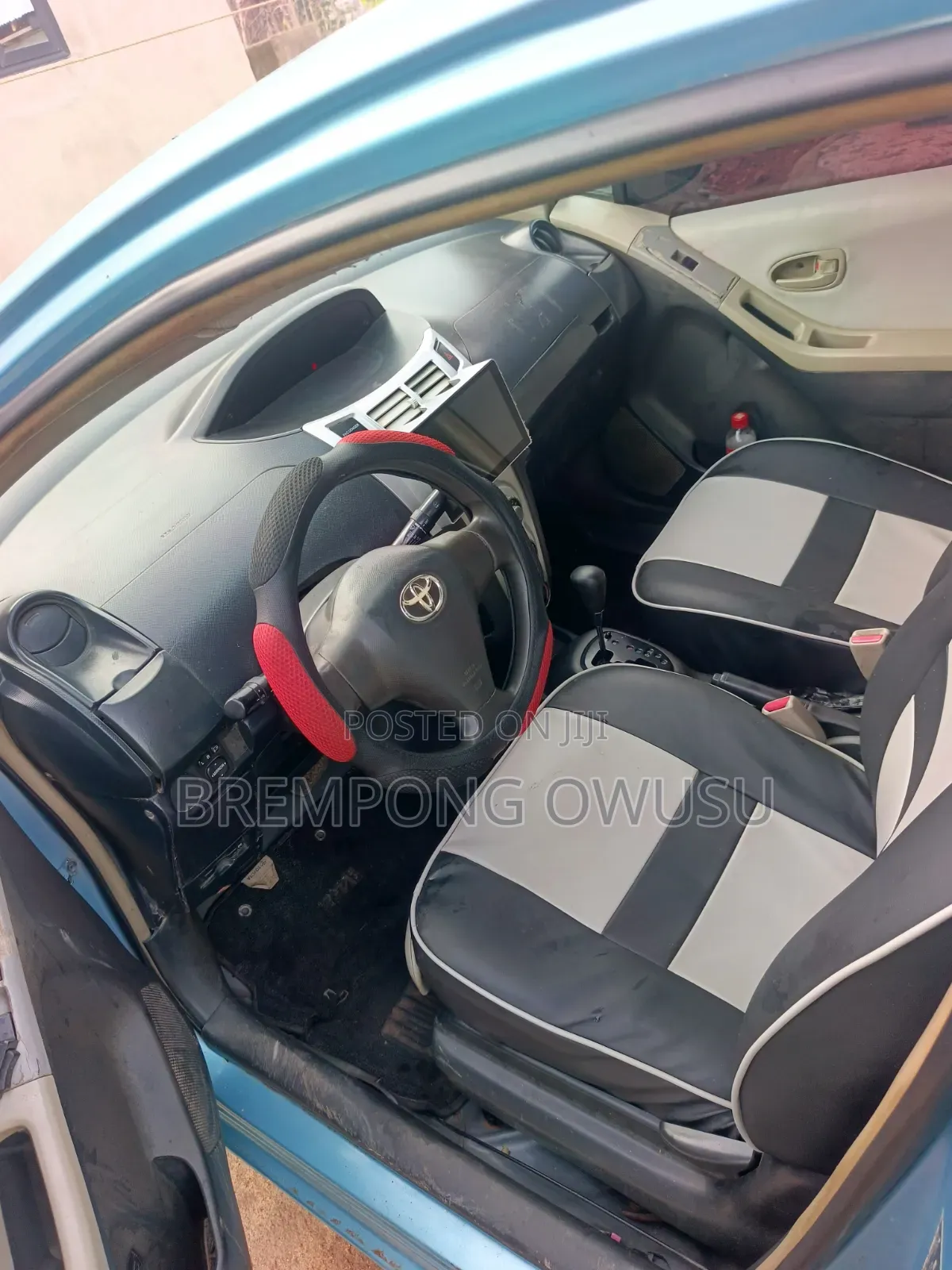 Toyota Vitz 2010 Blue