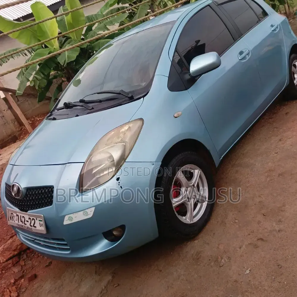Toyota Vitz 2010 Blue