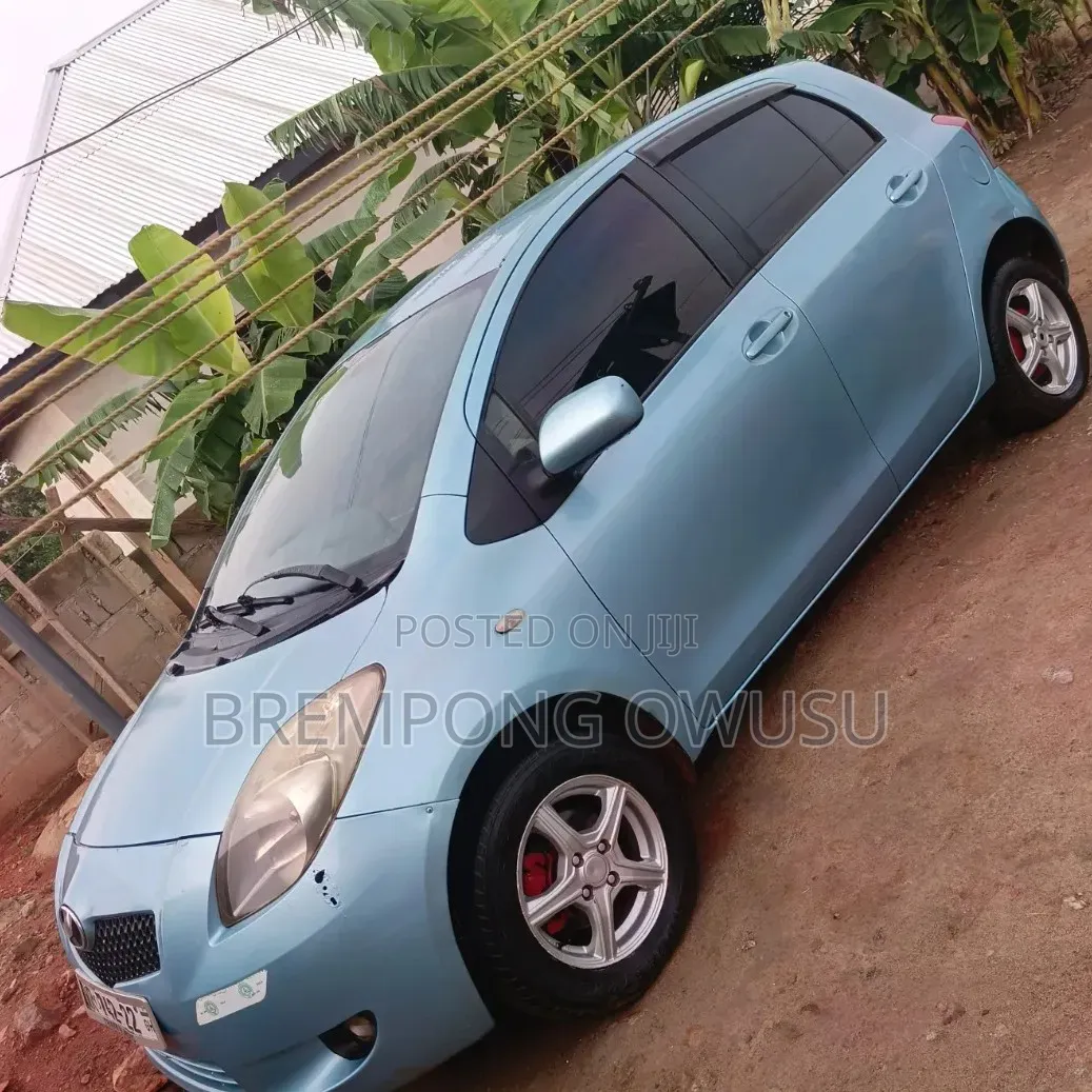 Toyota Vitz 2010 Blue