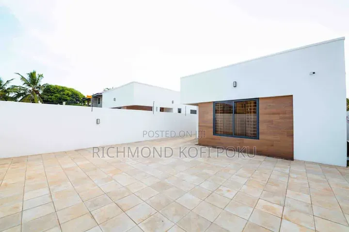 3bdrm House in Kofis Realty, Sakumono for sale