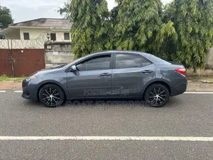 Toyota Corolla LE 4dr Sedan (1.8L 4cyl CVT) 2017