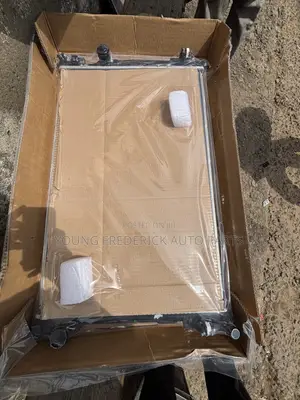 Toyota Camry 2020 2021 2022 Radiator/Tank