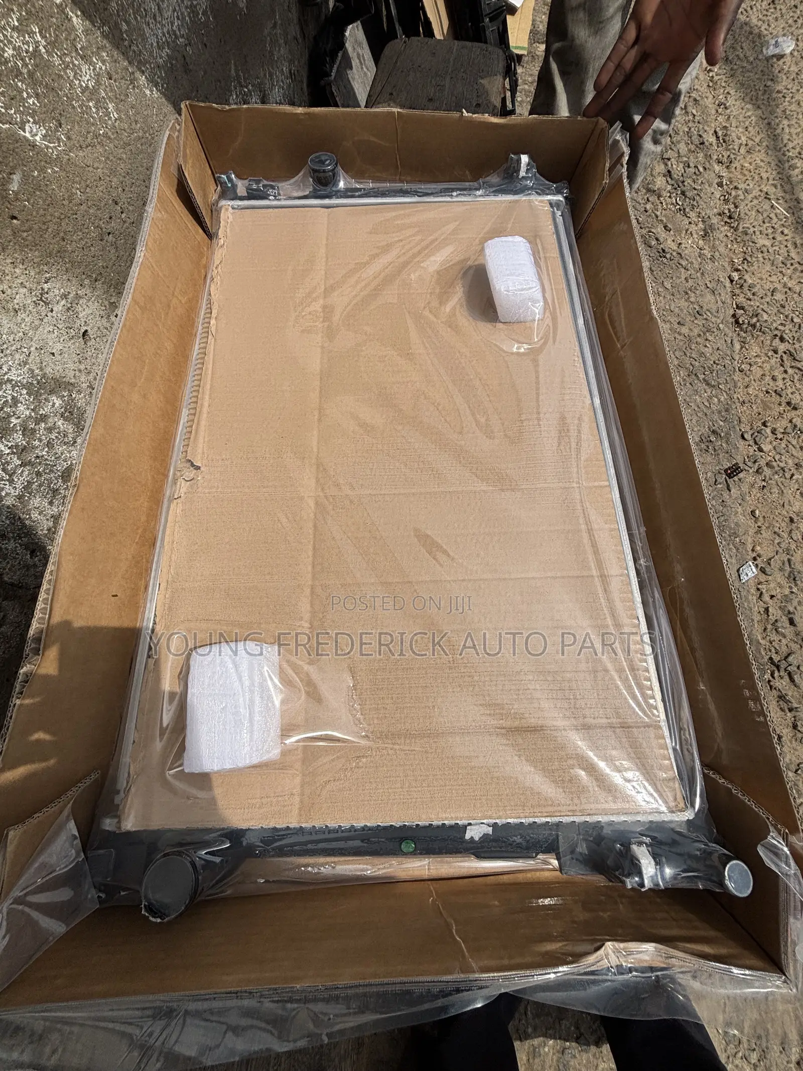 Toyota Camry 2020 2021 2022 Radiator/Tank