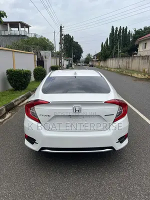 Honda Civic Touring Sedan 2019 White