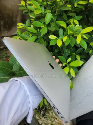 Laptop Apple MacBook Pro 2017 16GB Intel Core i7 SSD 256GB