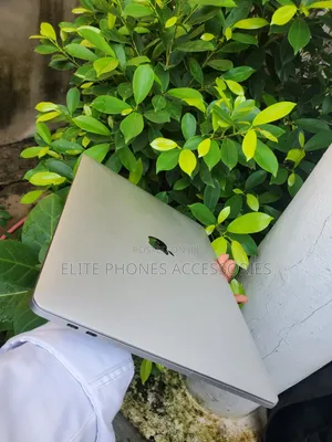 Laptop Apple MacBook Pro 2017 16GB Intel Core i7 SSD 256GB