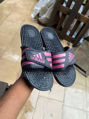 Ladies Adidas Massager