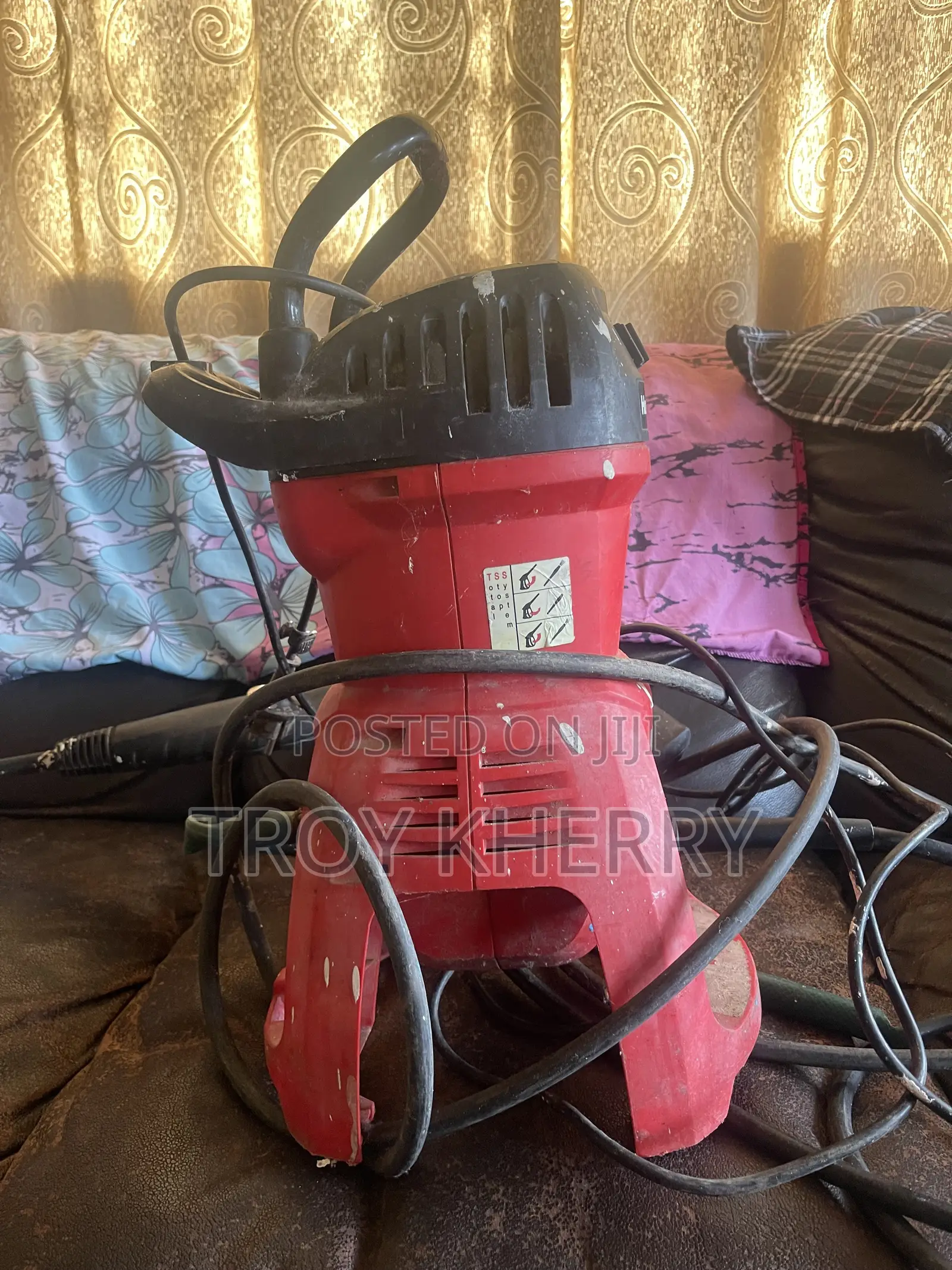 Electronic Pump For Washing Cars And Motorcycles