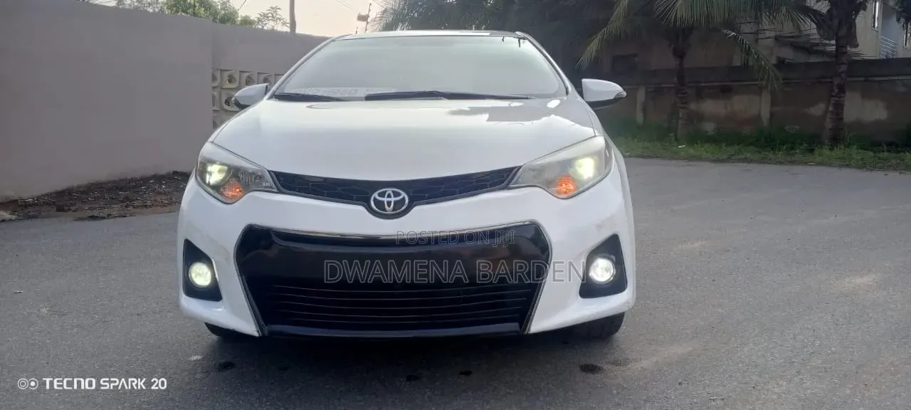 Toyota Corolla 2015 White