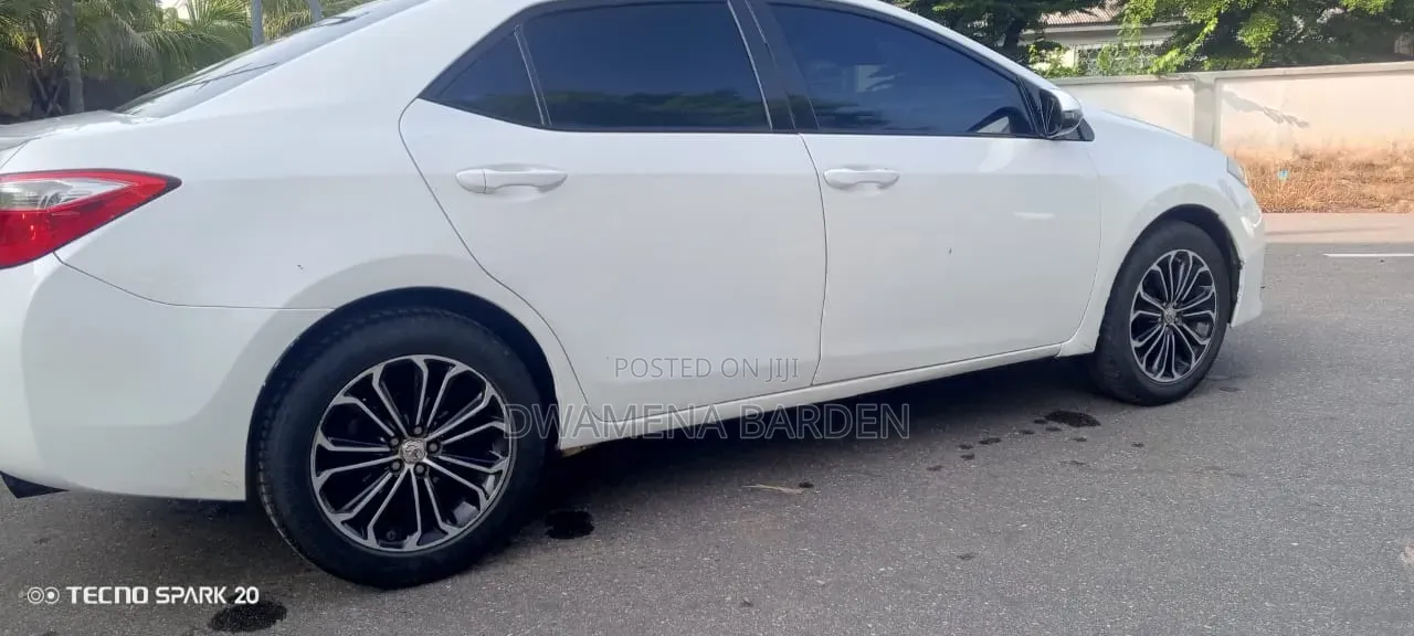 Toyota Corolla 2015 White