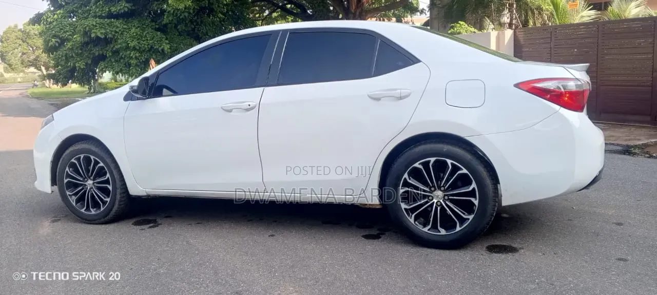 Toyota Corolla 2015 White