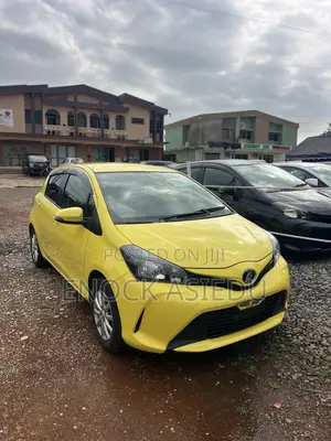 Toyota Vitz 1.3 AWD 3dr 2015 Yellow