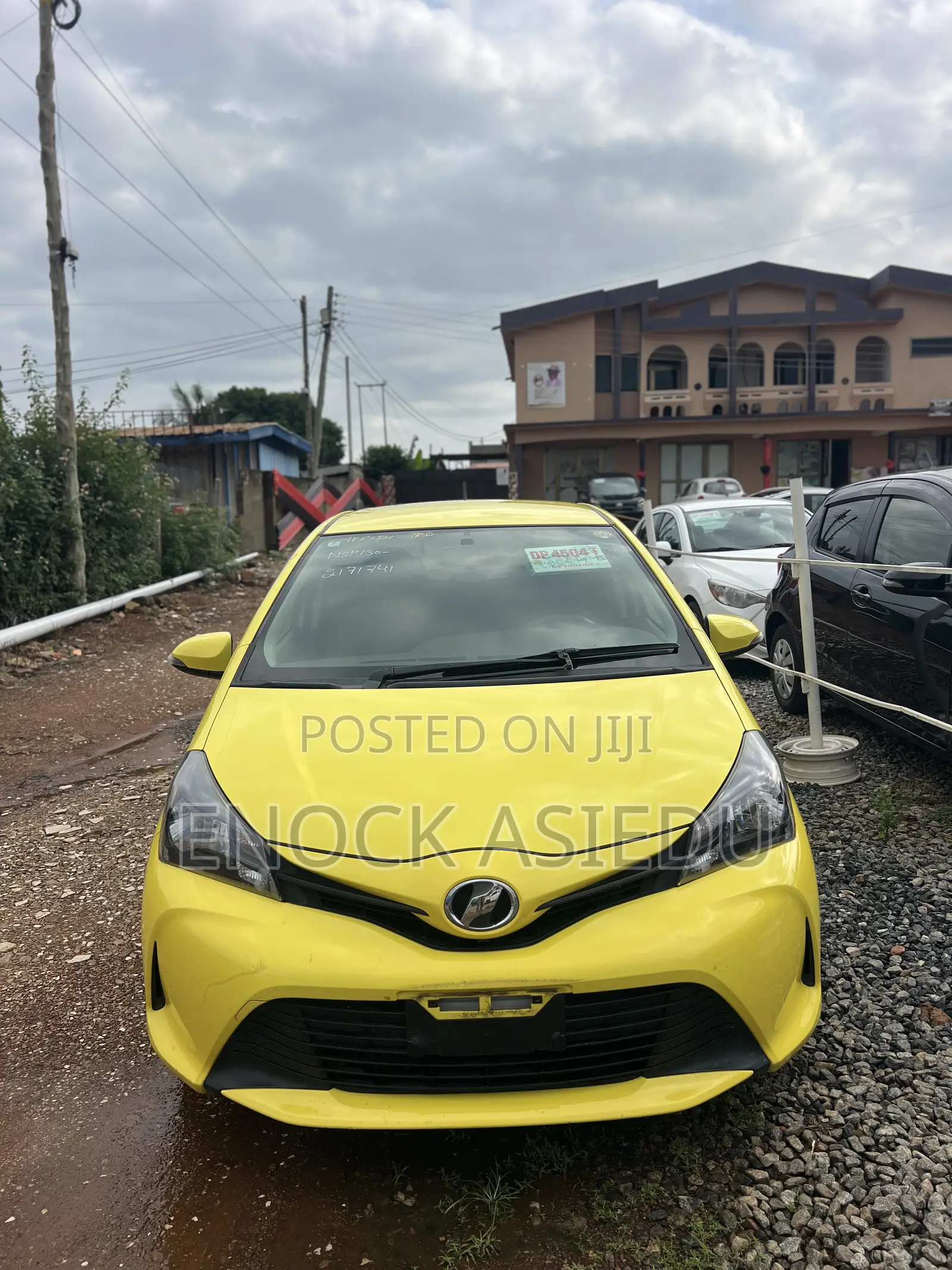 Toyota Vitz 1.3 AWD 3dr 2015 Yellow