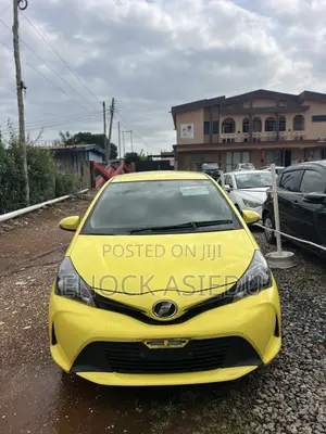 Toyota Vitz 1.3 AWD 3dr 2015 Yellow