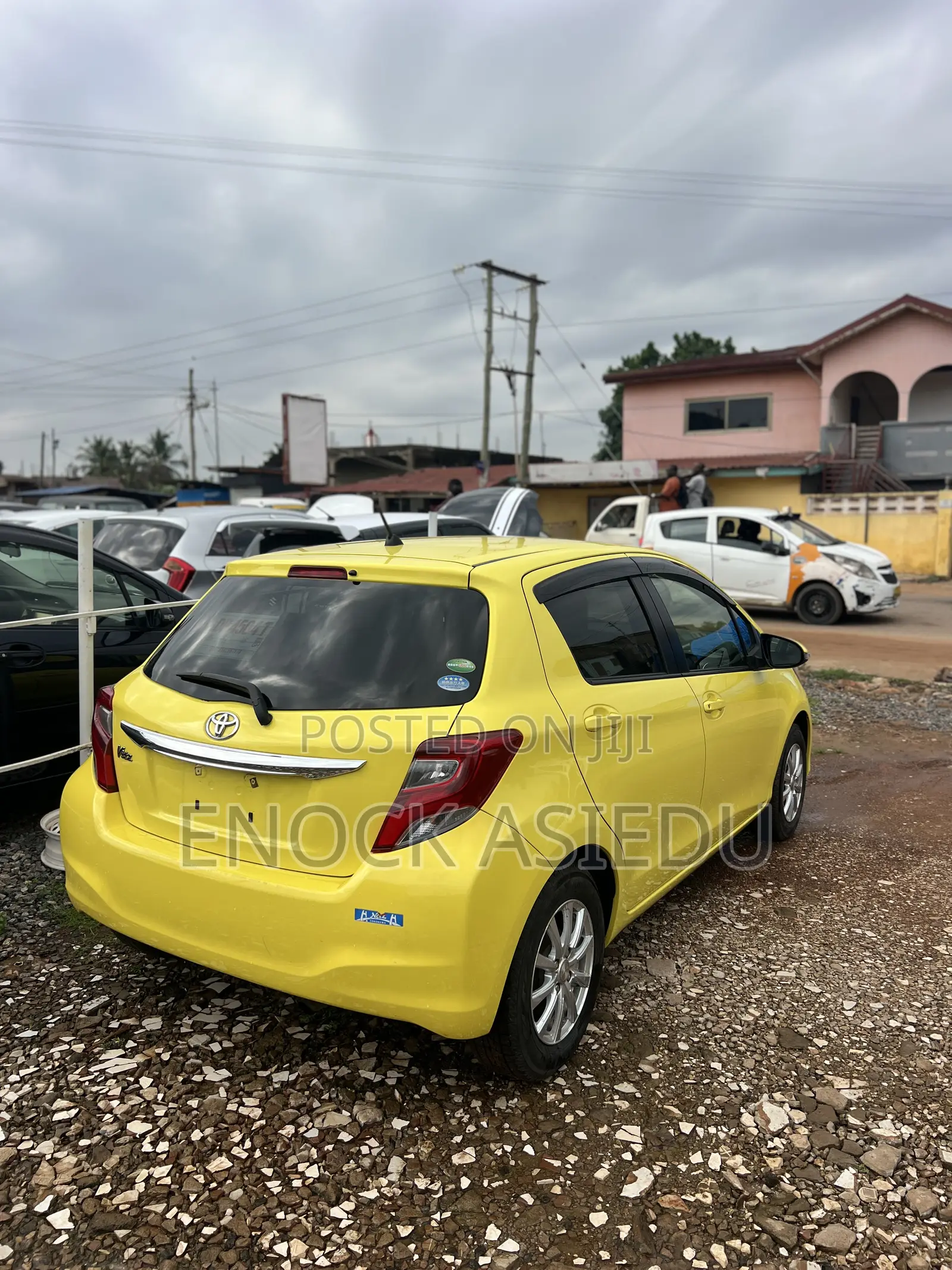 Toyota Vitz 1.3 AWD 3dr 2015 Yellow