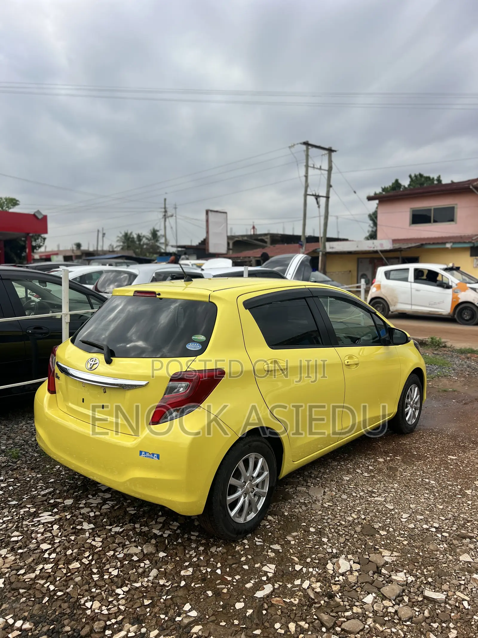 Toyota Vitz 1.3 AWD 3dr 2015 Yellow