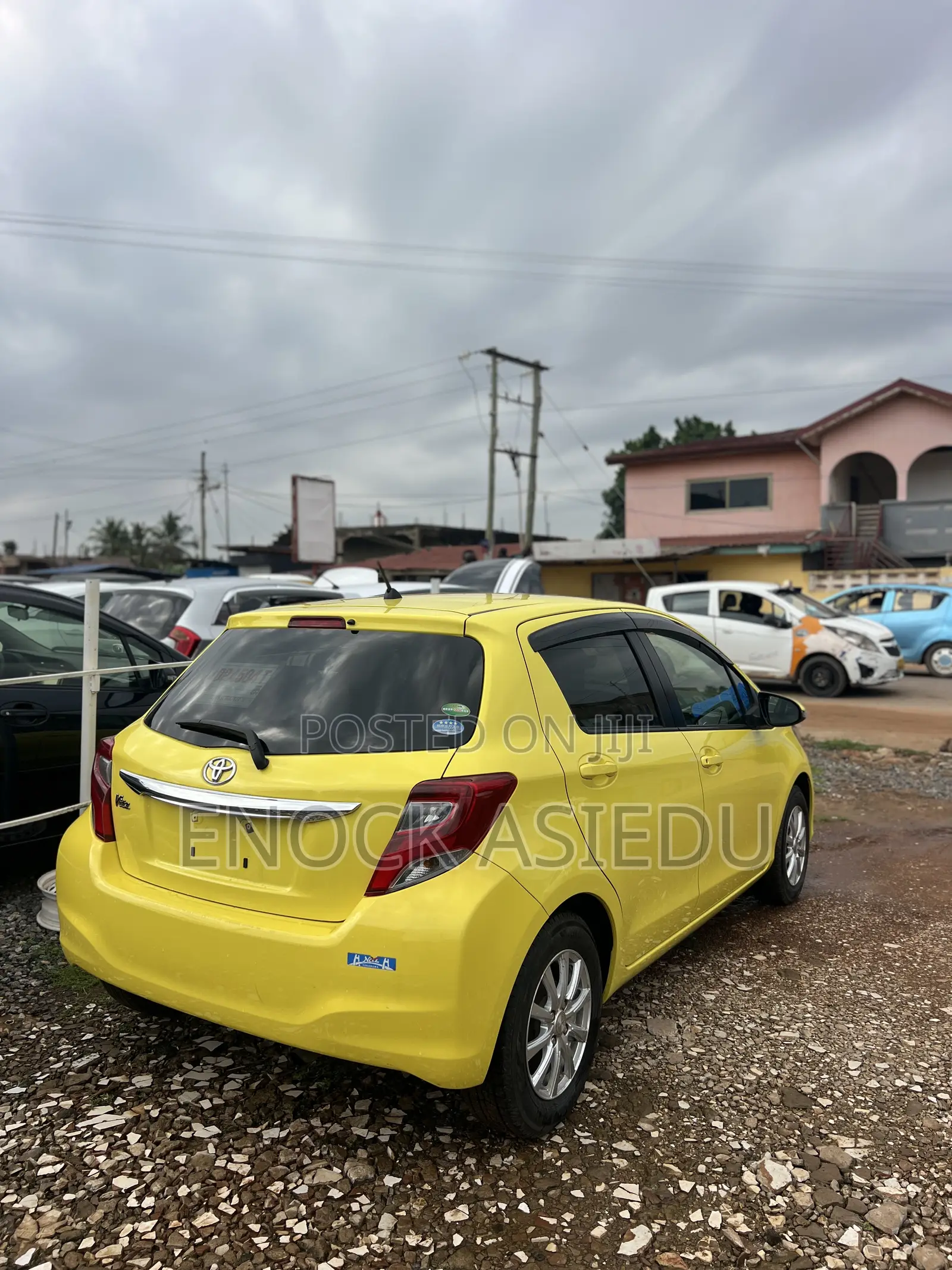 Toyota Vitz 1.3 AWD 3dr 2015 Yellow