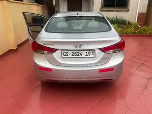 Hyundai Elantra 2012 Silver