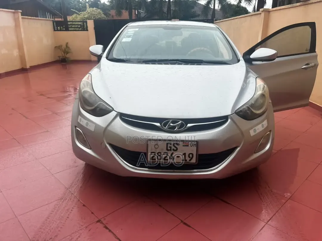 Hyundai Elantra 2012 Silver