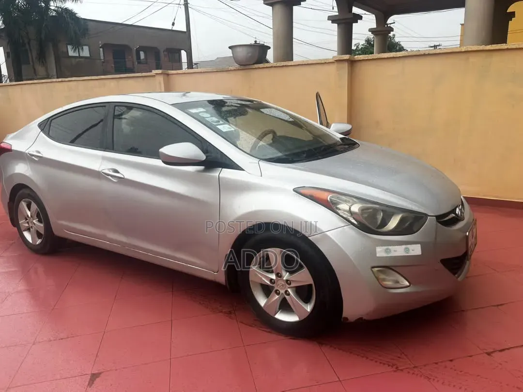 Hyundai Elantra 2012 Silver