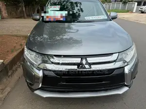 Mitsubishi Outlander SE FWD 2017 Gray