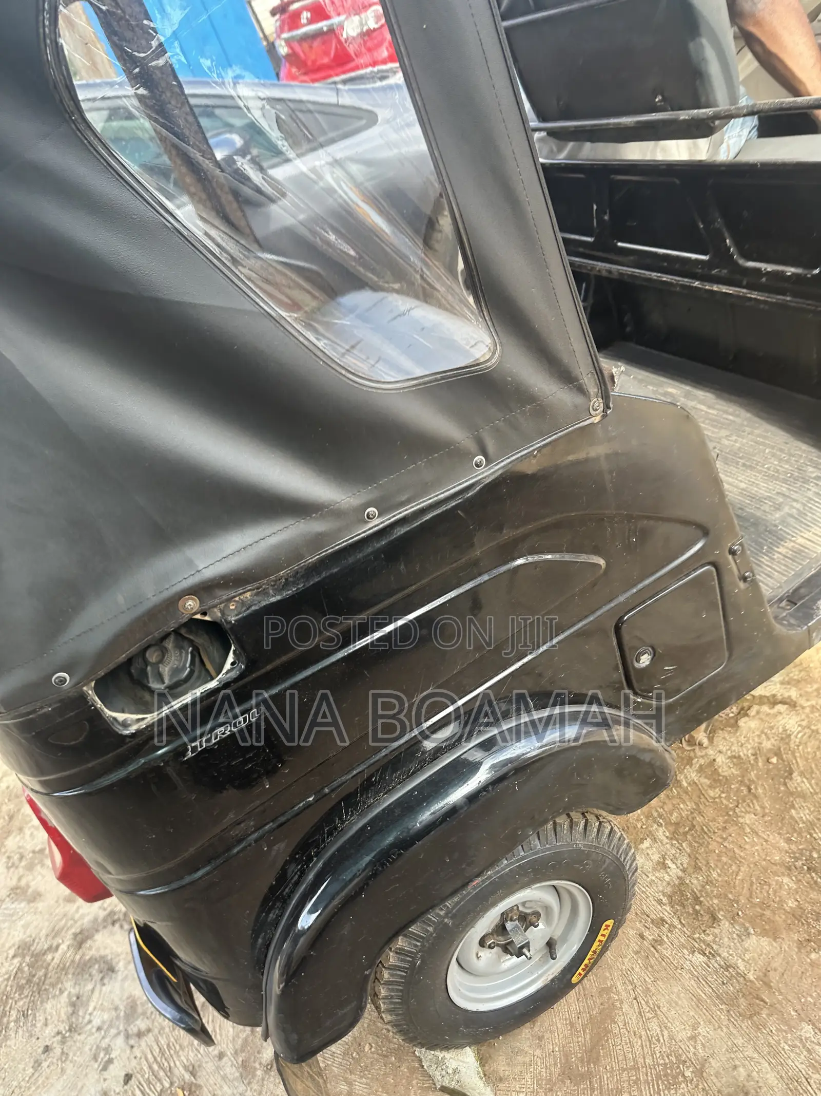Bajaj Avenger 180 2021 Black