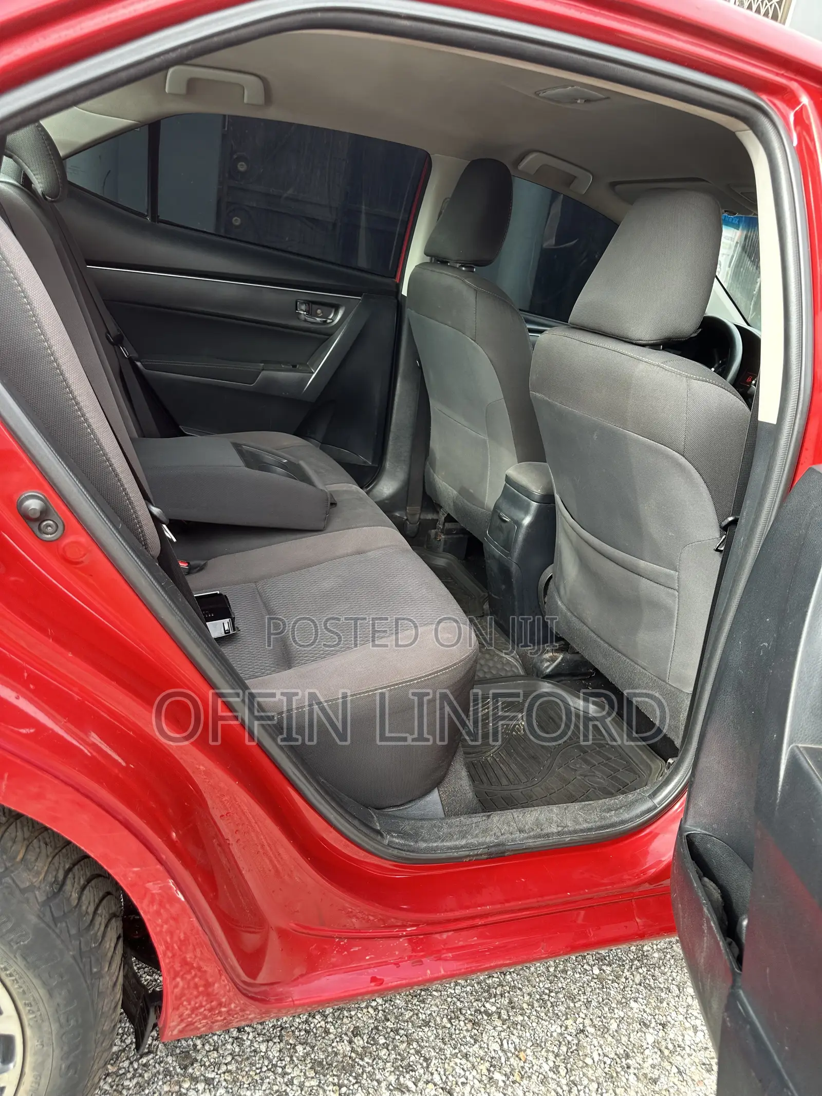 Toyota Corolla LE 4dr Sedan (1.8L 4cyl CVT) 2017 Red