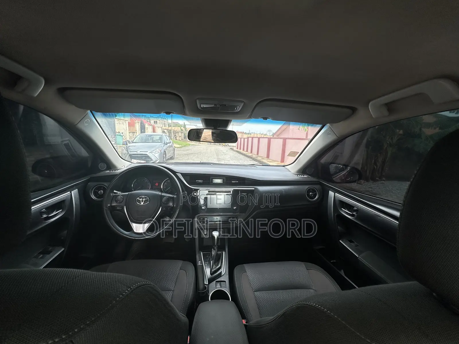 Toyota Corolla LE 4dr Sedan (1.8L 4cyl CVT) 2017 Red