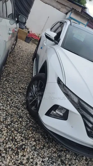 Hyundai Tucson SE 2022 White