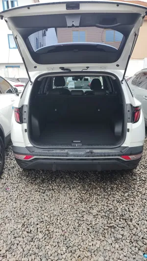 Hyundai Tucson SE 2022 White