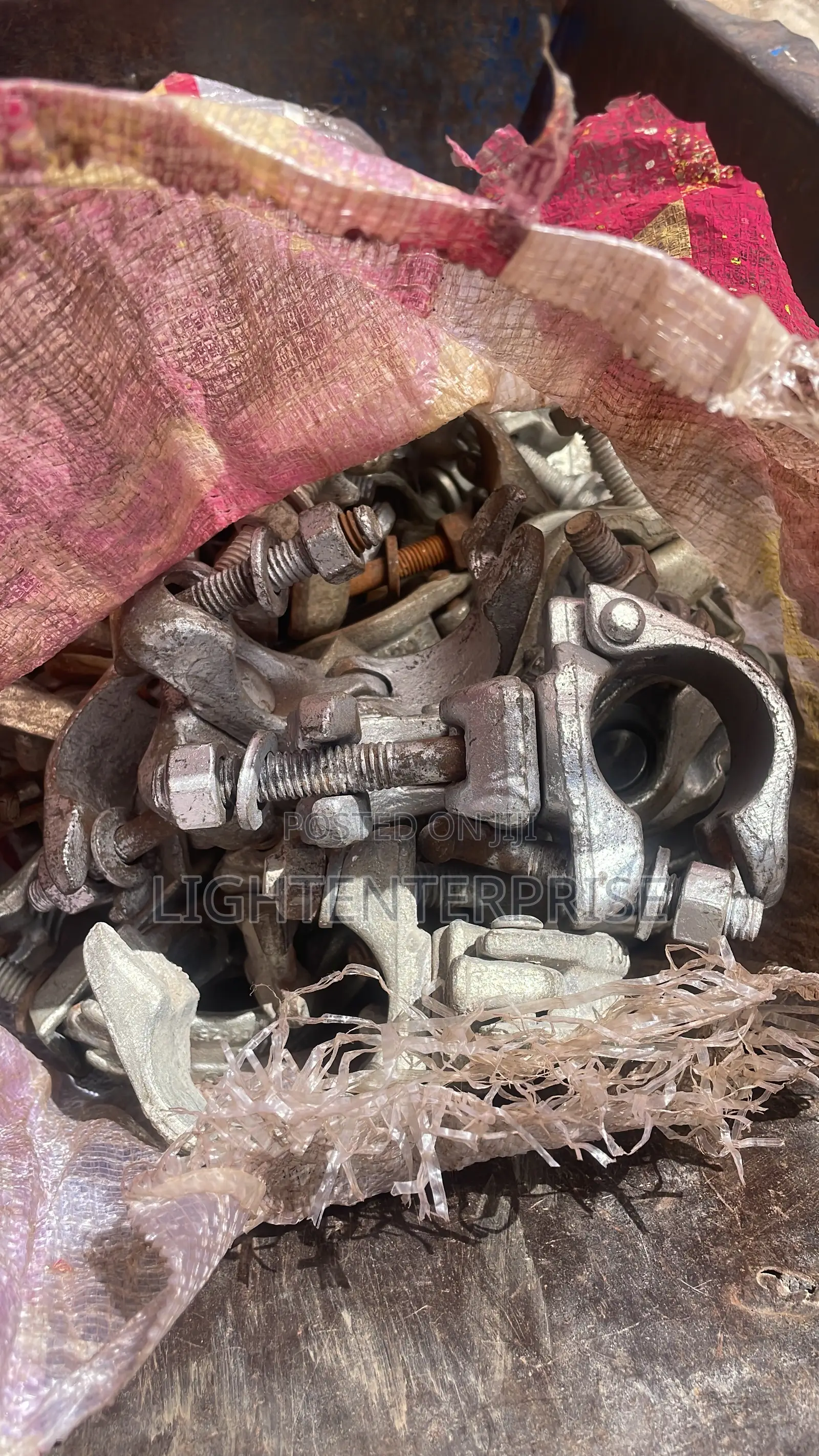 Swivel Coupler (Scaffolding) – Heavy-duty Adjustable Clamp