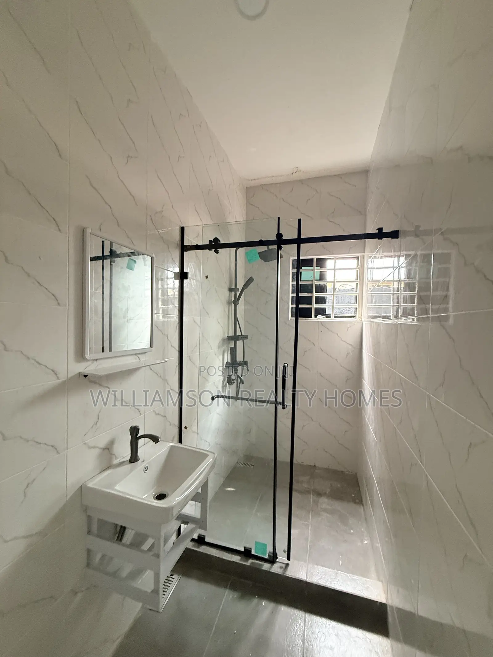 3bdrm House in Community 18 Area, Spintex for sale
