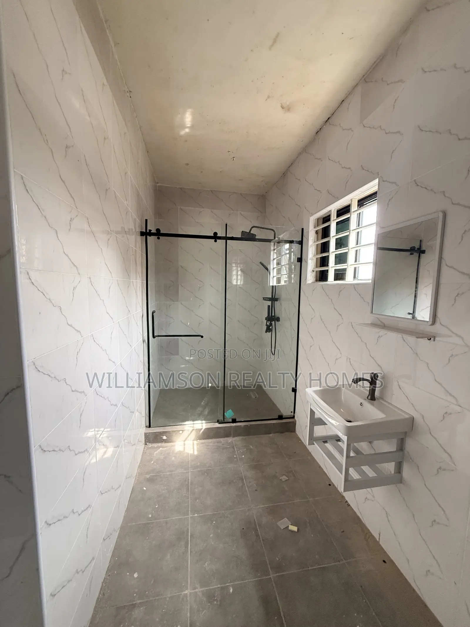 3bdrm House in Community 18 Area, Spintex for sale